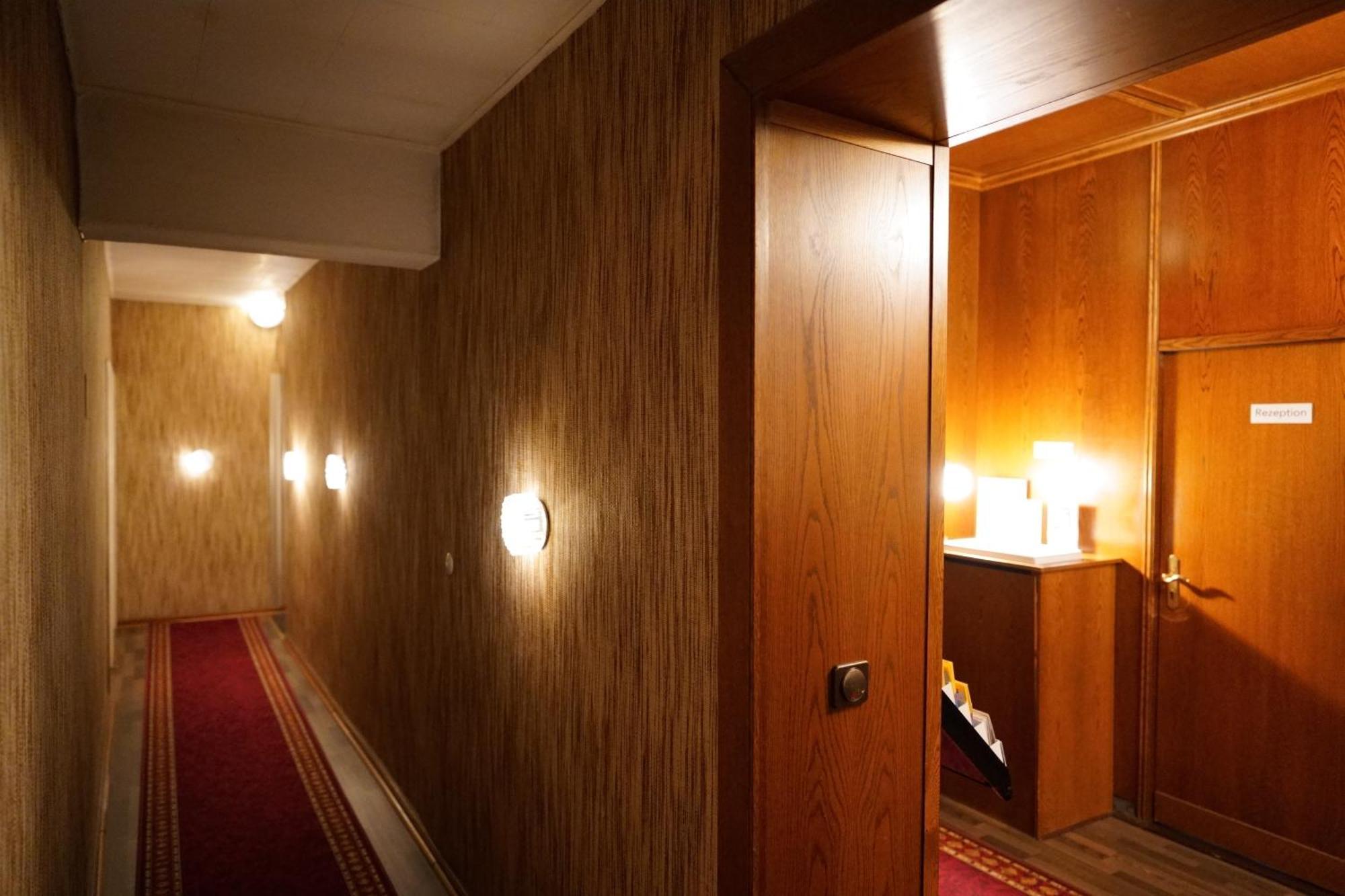 Hotel Pension Xantener Eck Berlin Exteriör bild