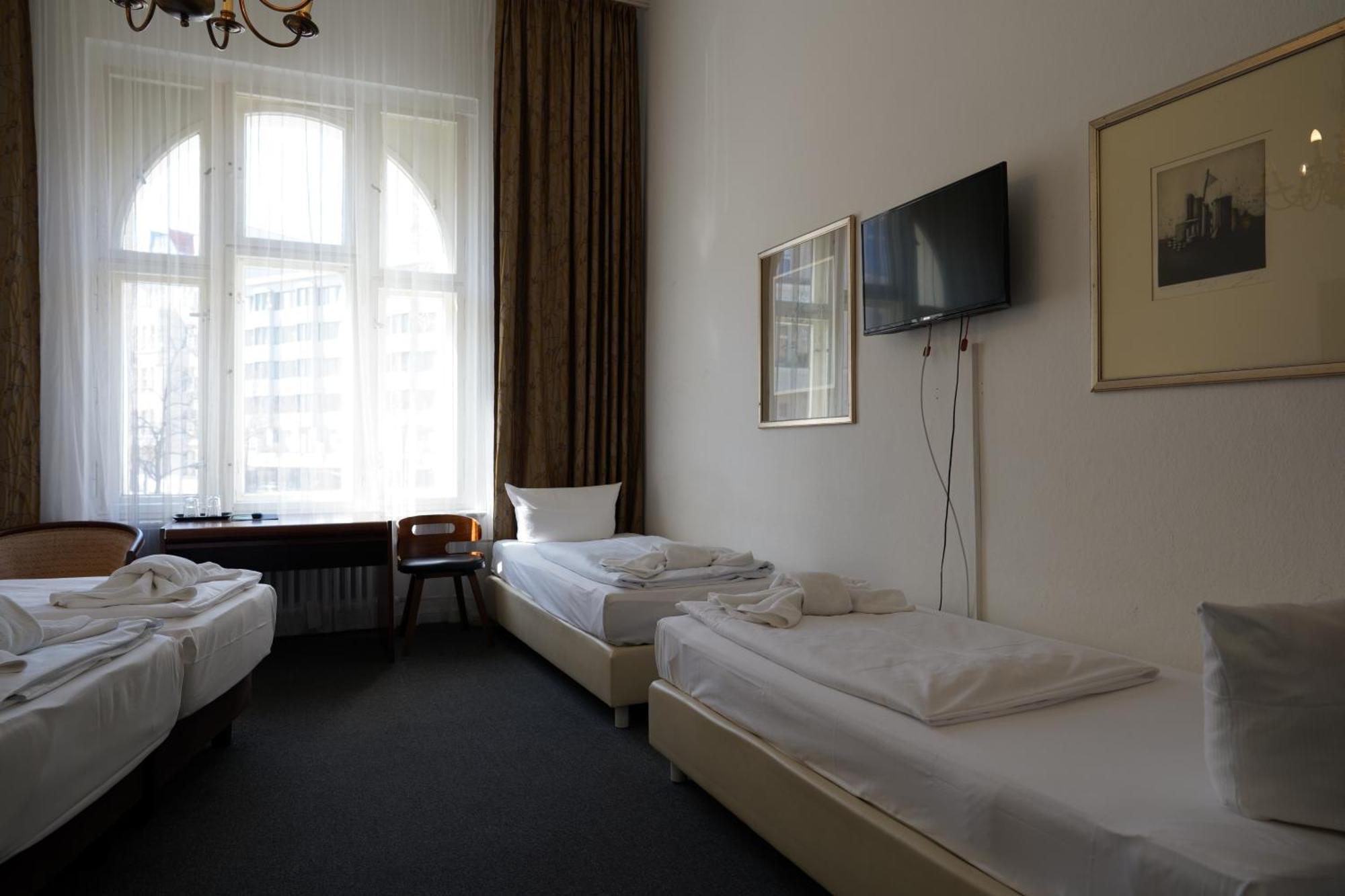 Hotel Pension Xantener Eck Berlin Exteriör bild