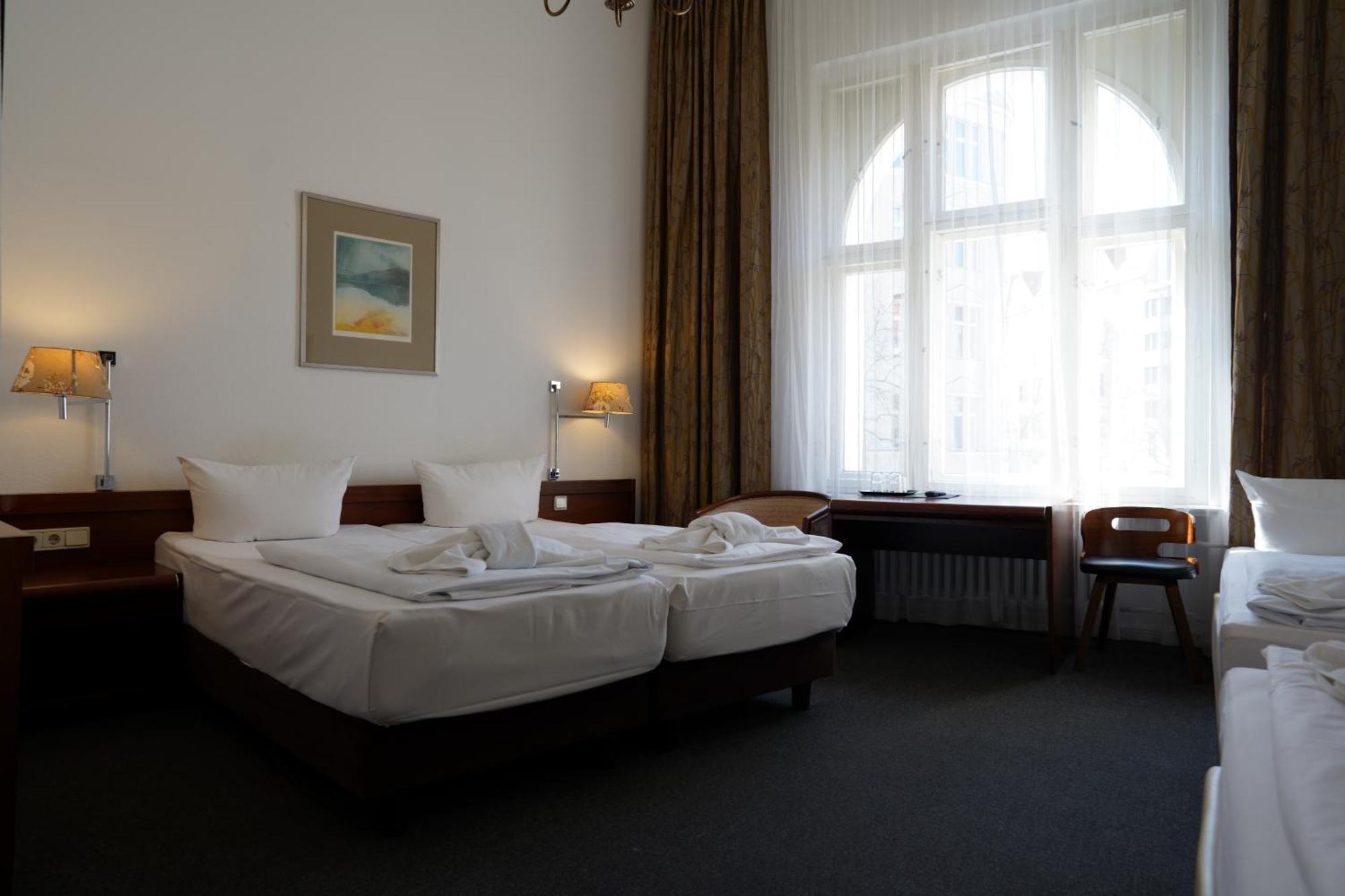 Hotel Pension Xantener Eck Berlin Exteriör bild