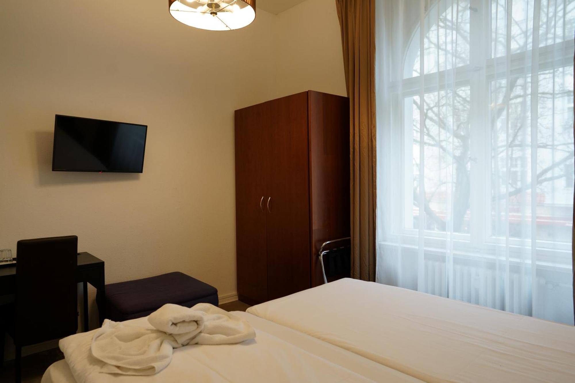 Hotel Pension Xantener Eck Berlin Exteriör bild