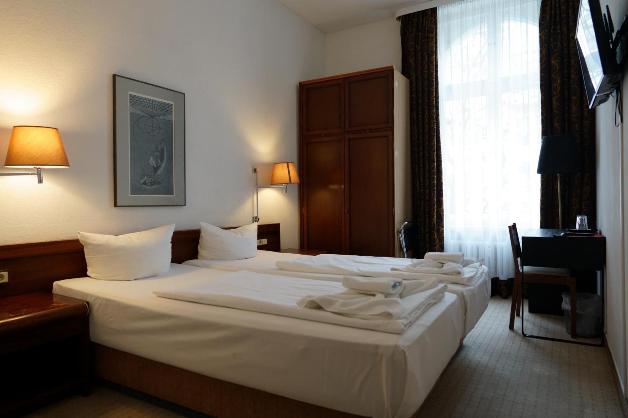 Hotel Pension Xantener Eck Berlin Exteriör bild