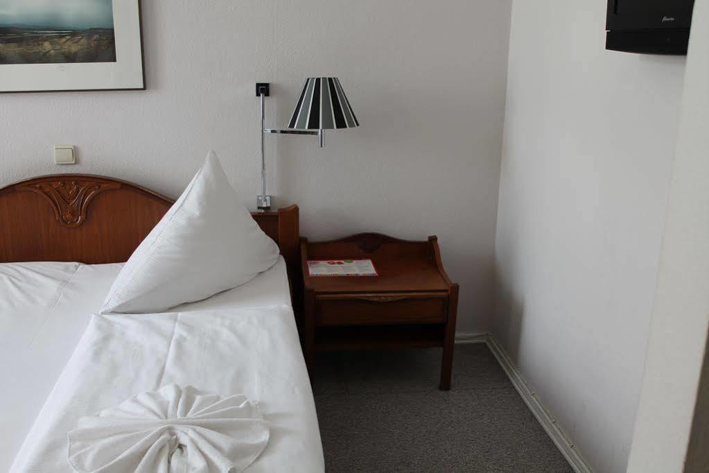 Hotel Pension Xantener Eck Berlin Exteriör bild