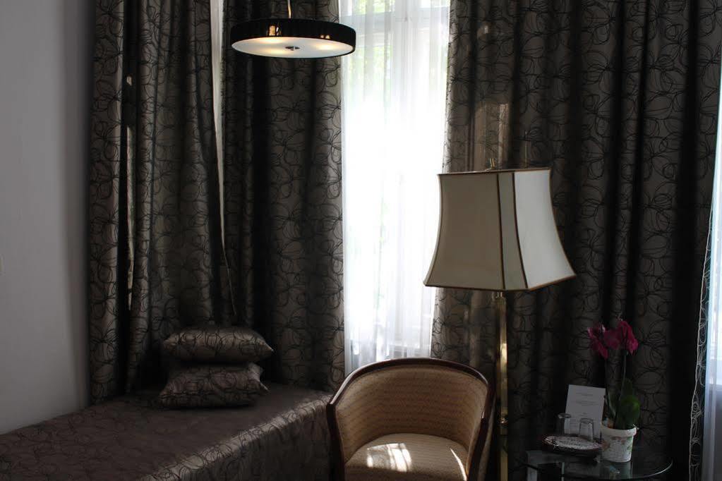 Hotel Pension Xantener Eck Berlin Exteriör bild